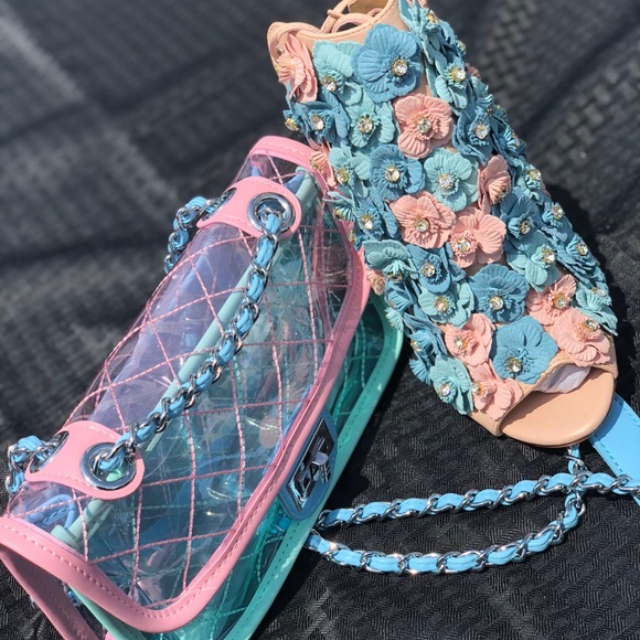 Tia heel 🌸 - Picture 2 of 8